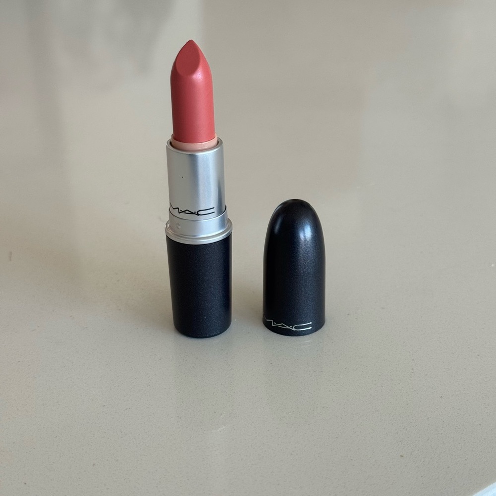 MAC Cosmetics lipstick - Runway Hit Brand New